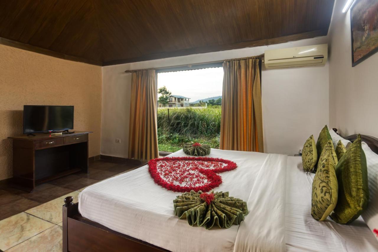 Tusk And Roar Corbett Resort, Jim Corbett ラムナガル エクステリア 写真