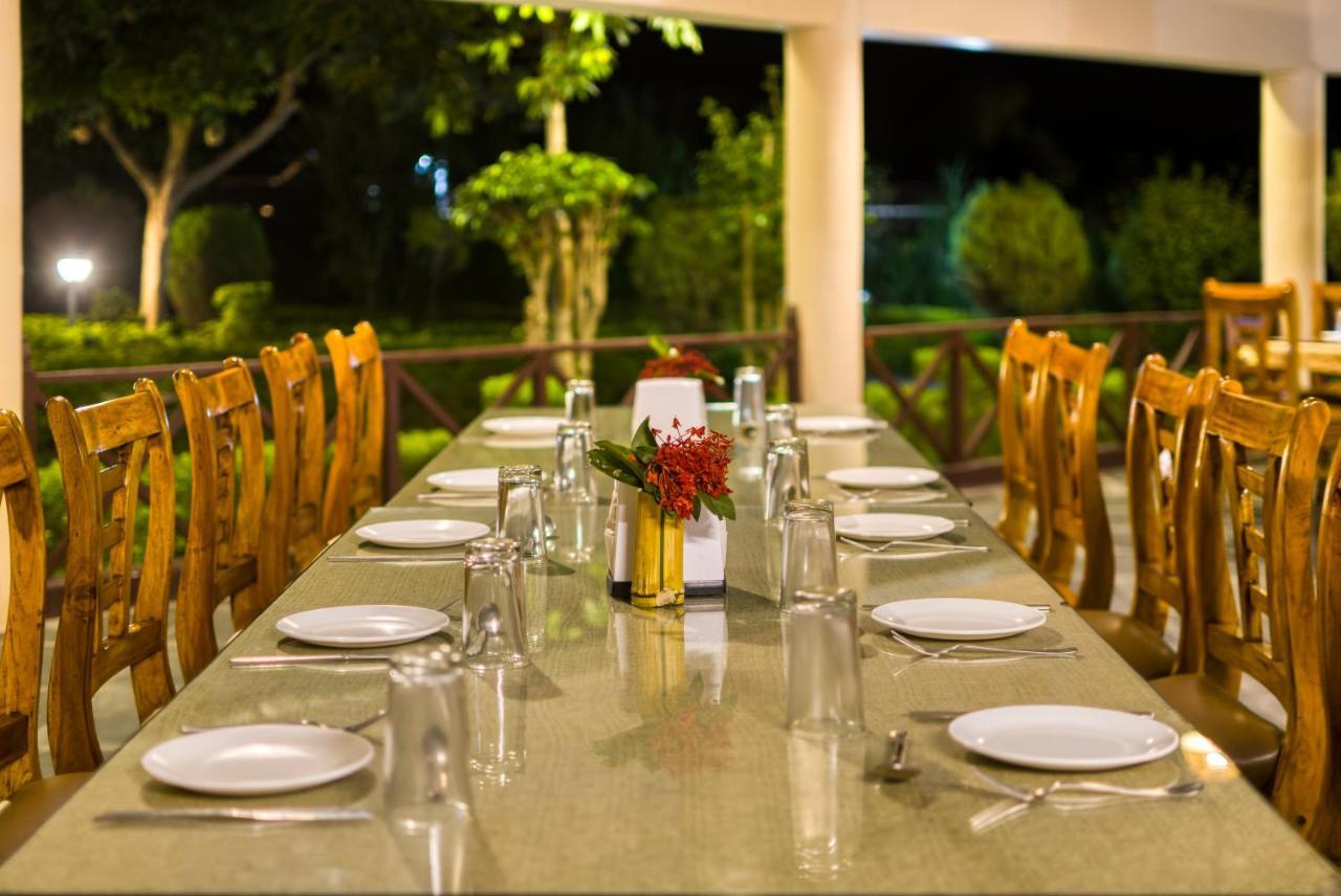Tusk And Roar Corbett Resort, Jim Corbett ラムナガル エクステリア 写真